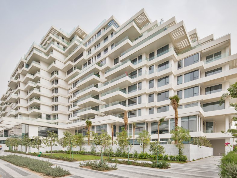 Stunning Apartment in Al Barari with large garden