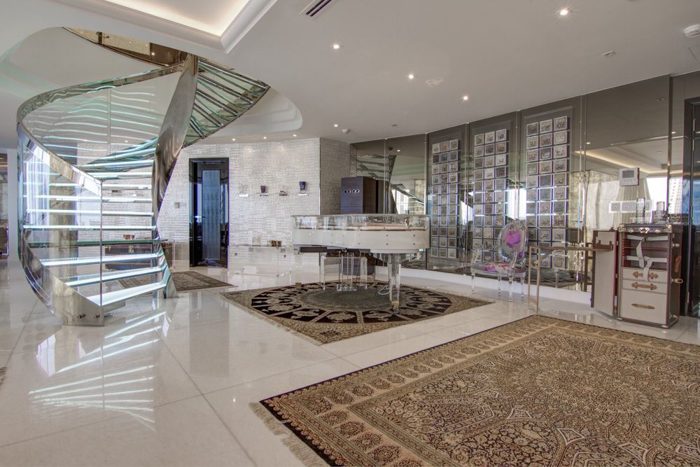 Opulent duplex penthouse in DIFC